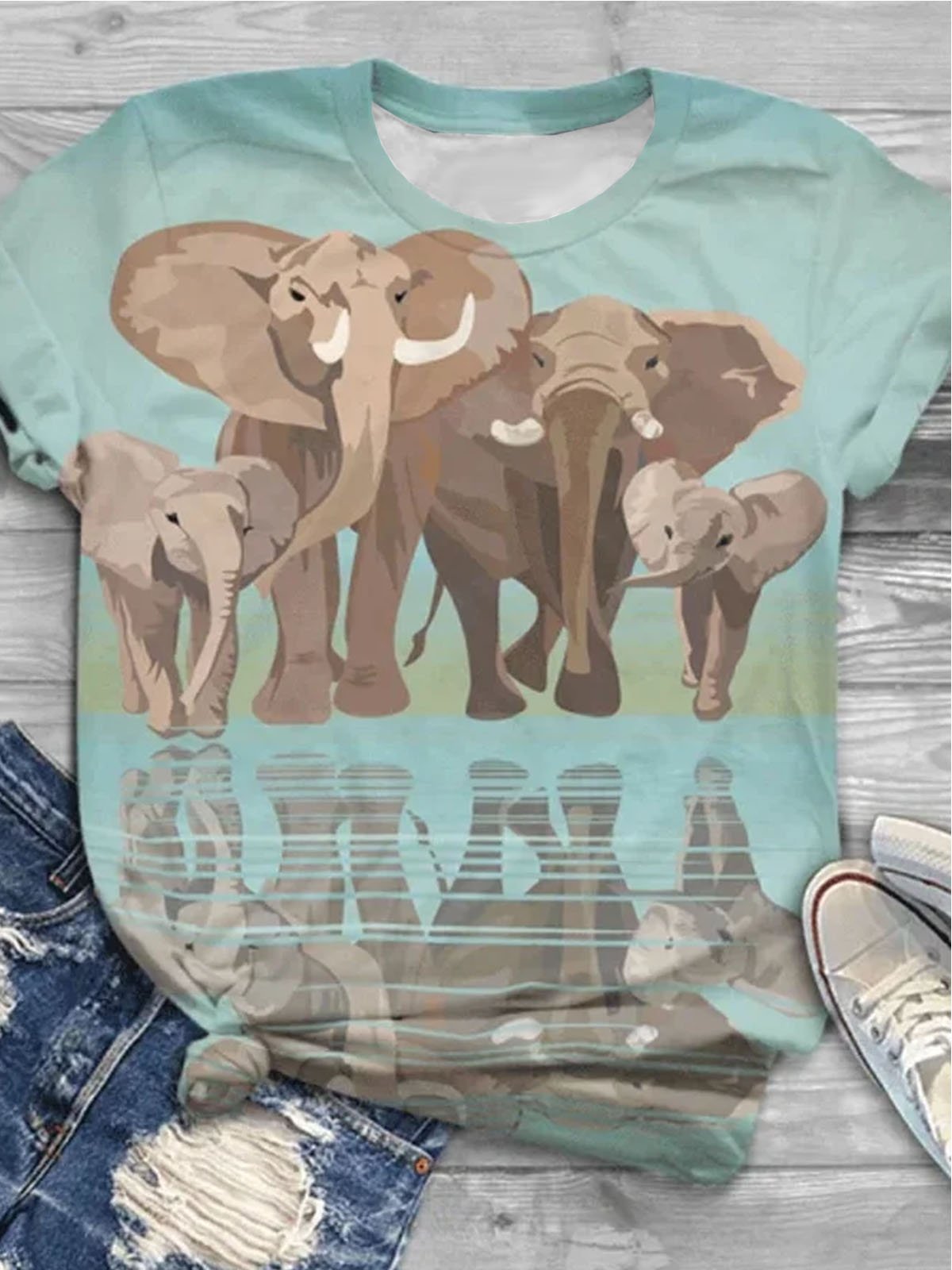 Elephant print short sleeved round neck T-shirt