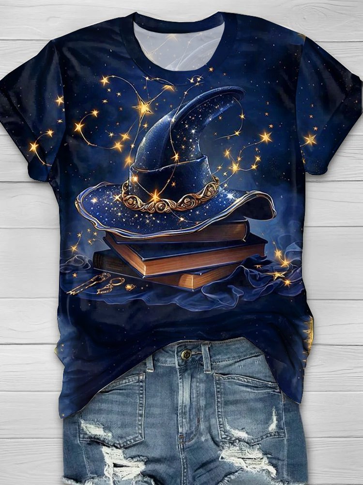 Halloween witch who loves reading T-Shirt